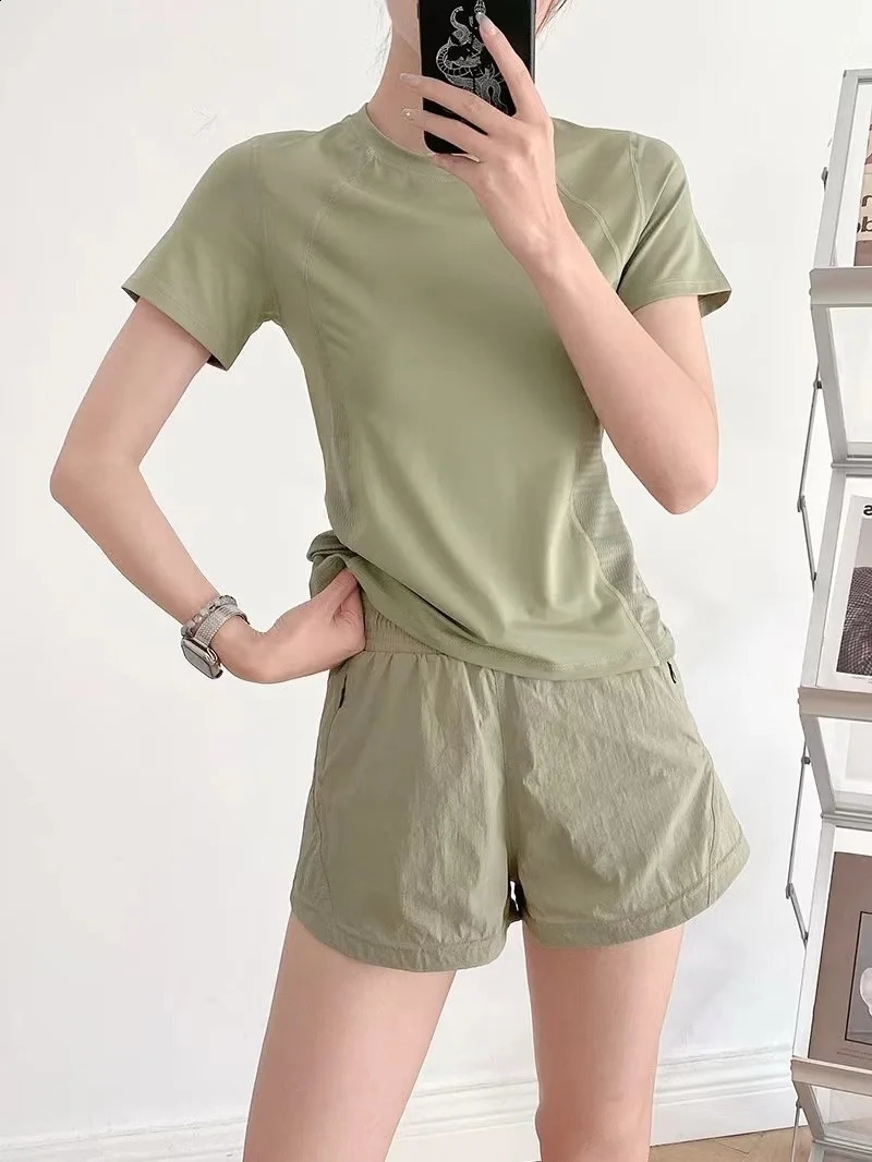 Sports suit summer solid color quick drying round neck short sleeve with inner shorts Running fitness womens set 250411