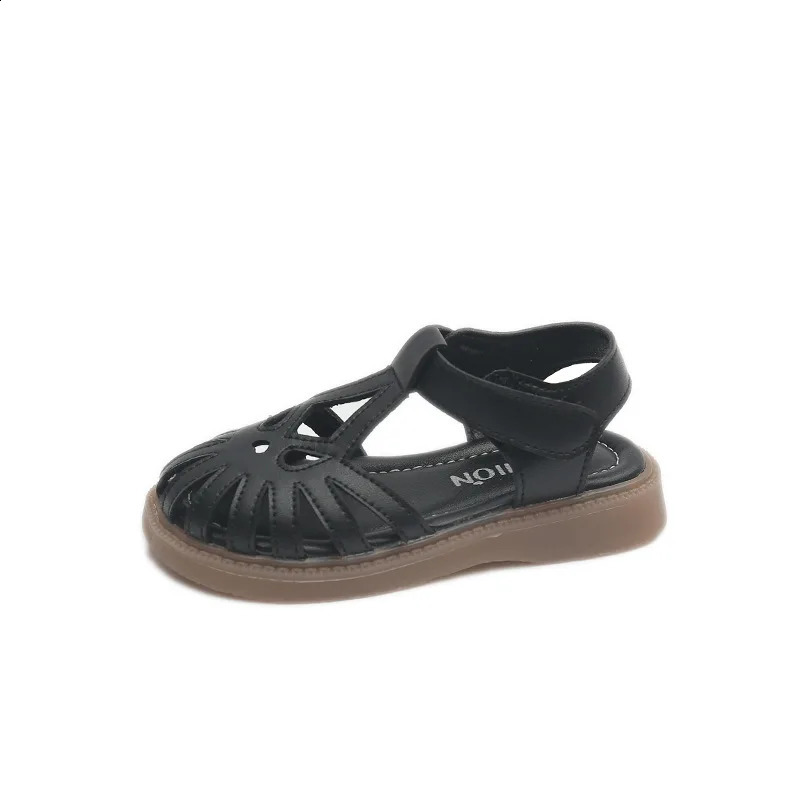 2024 Childrens Sandals Summer Girls Princess Toe Wrapped Flat Sandals Fashion Solid Color Kids Causal Cut-outs Non-slip Sandals 250411