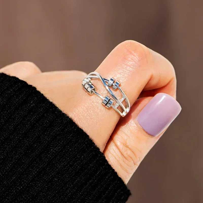 Huitan Glossy Cross Design Ring for Women Personal Pealing Exquisite Finger Collections Fashion and Exquisite Hip Hop Party JewelryXJ250412