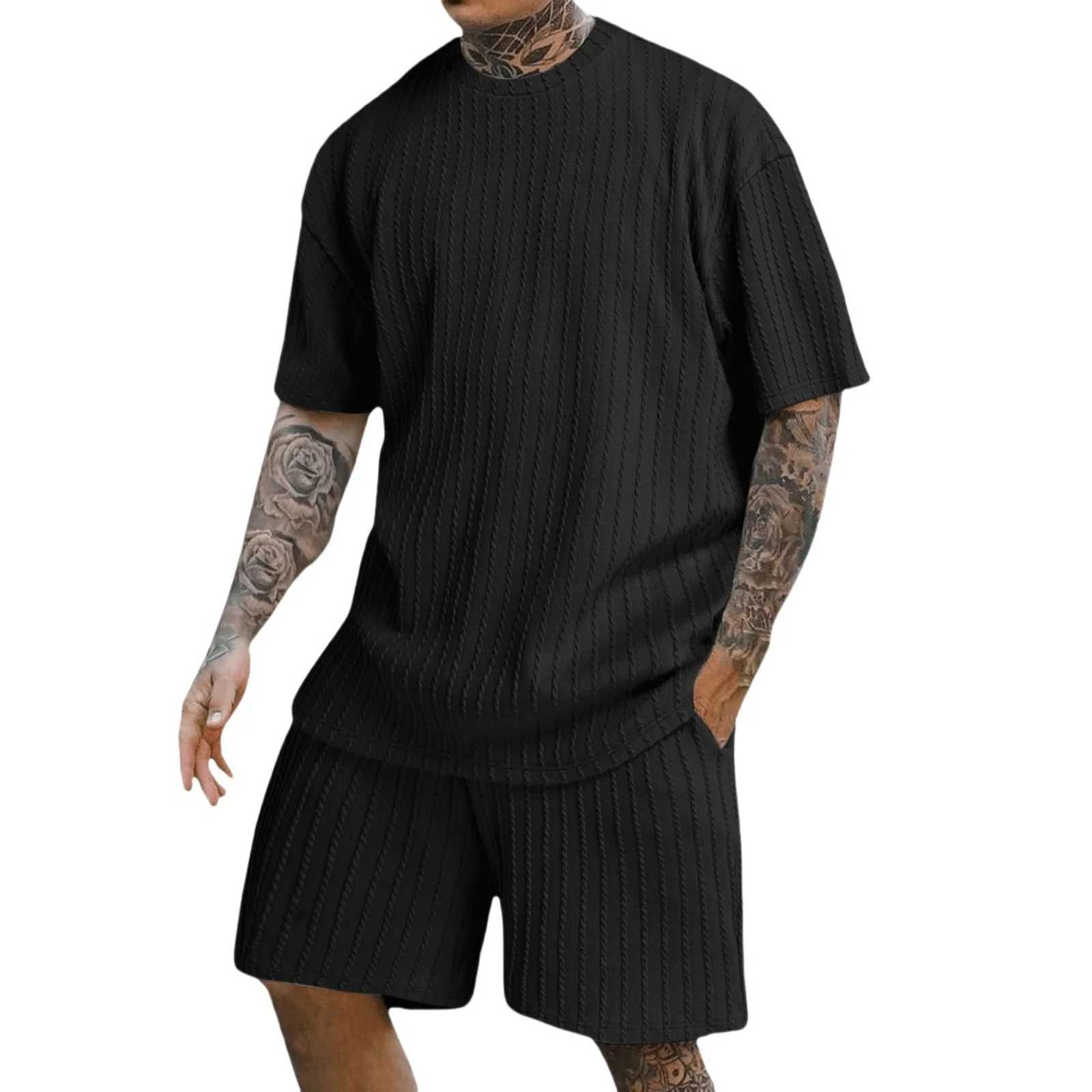 Summer Mens Casual Crewneck Two Comfortable Striped T-shirts Fashion Shorts Loose Street SportswearXJ250412