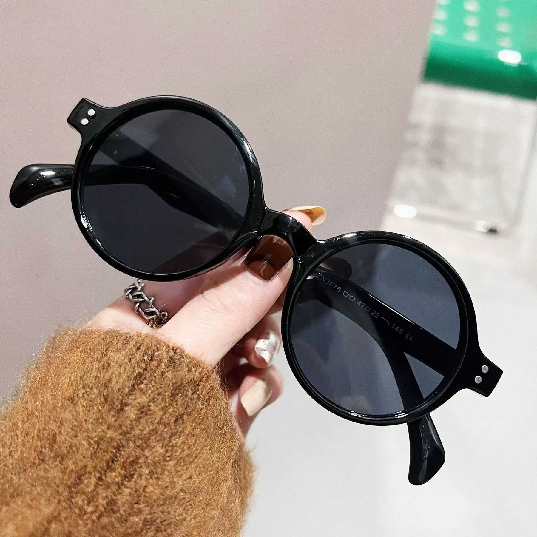 Vintage Round Sunglasses Women Brand Designer Rivet Sun Glasses Female Fashion Travel Ocean Color Shades Oculos De Sol Z250411
