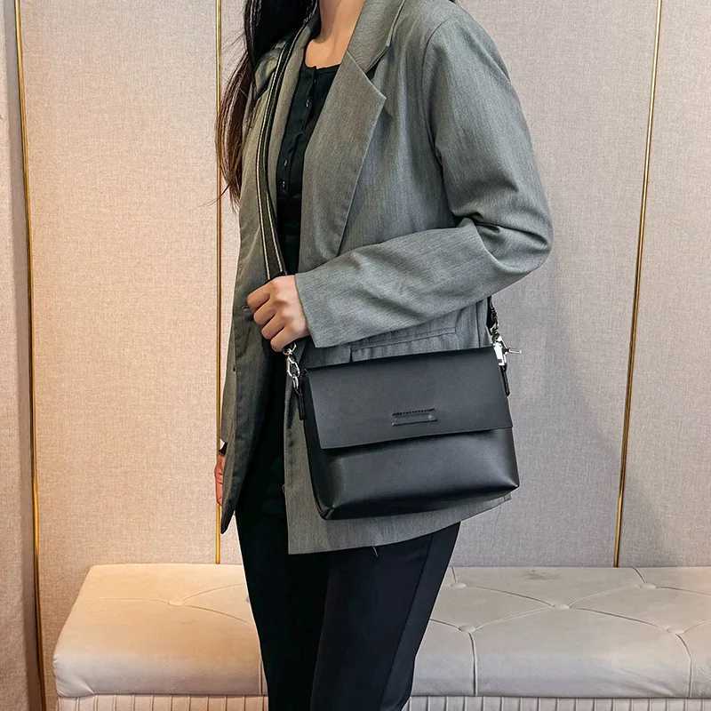 NEW Classic Designer PU Leather Crossbody Bag for Women Travel Handle Handbag Shoulder Messenger Bag Ladies Small Flap BagT2511112