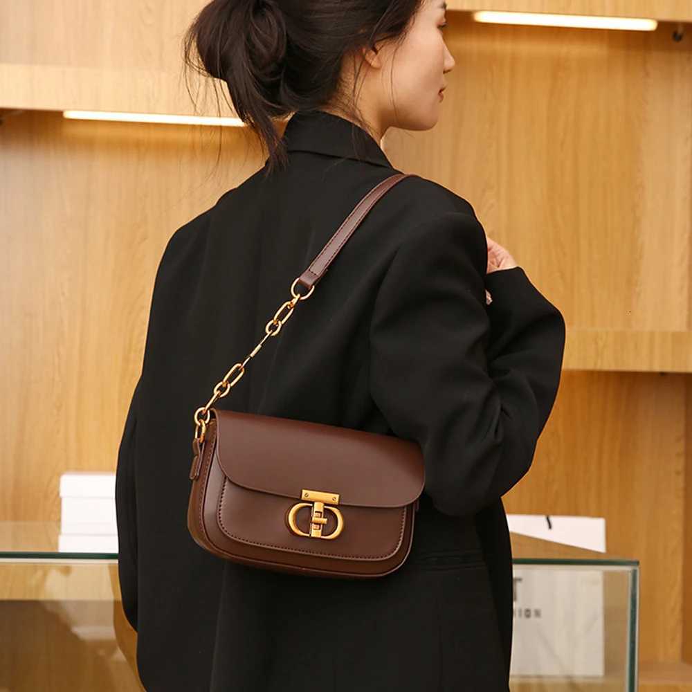 Light Luxury Tote Bag for Women Retro Fashion Chain Shoulder bag Versatile Commuting Crossbody Bag Ladies Small Square BagsW251112