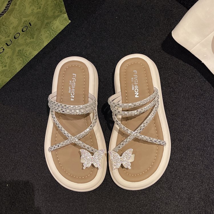 Ladies 2025 summer new French rhinestone fashion fairy slippers wear flat casual clip-on toes with a skirt beach flip-flops