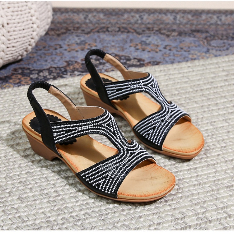 2025 Summer New Style Free Shipping Fashionable Thick Bottom Black Gold Silver Cool Slippers 36-42 Women Designer Outdoor Slippers