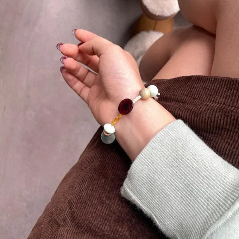 Fashionable Summer Natural Stone Beach Resort Bracelet Female Charm Primitive Natural Style Female Bracelet 250409