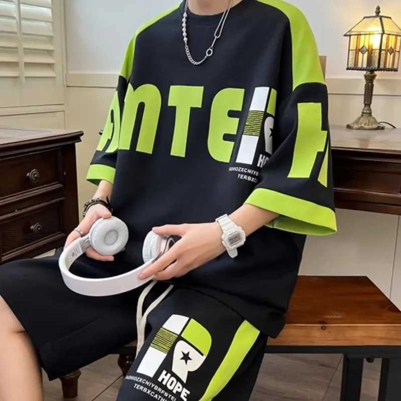 2024 Summer Mens Clothing Korean Fashion Street Clothing Mens T-shirt+Shorts Two Piece Casual Mens Clothing SetXJ250412