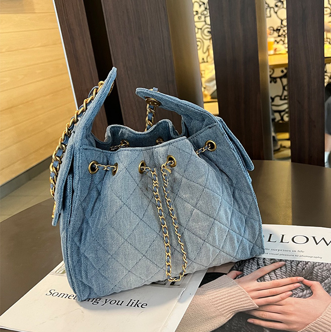 Handbag Designer Tote Bag For Woman Cowboy Bag 25c Hobo Drawstring Chain Bucket Bag Denim Crossbody Bag Blue Gradient Shoulder Bag High-Capacity 2025 New Purse