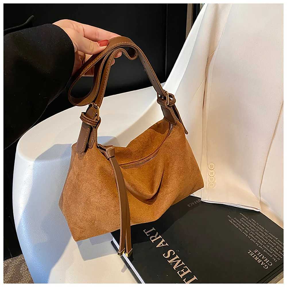 Women Totes Bags Large Capacity Retro Frosted Faux Suede Outdoor Casual Single Shoulder Bags Commuter Day Pack Crossbody BagT2511112