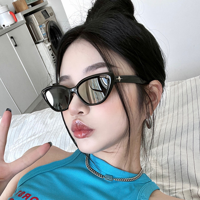 2023 New High end Small Frame Star for Women's Personalized Street Photography Glasses Cat Eye Sunglasses Anti UV