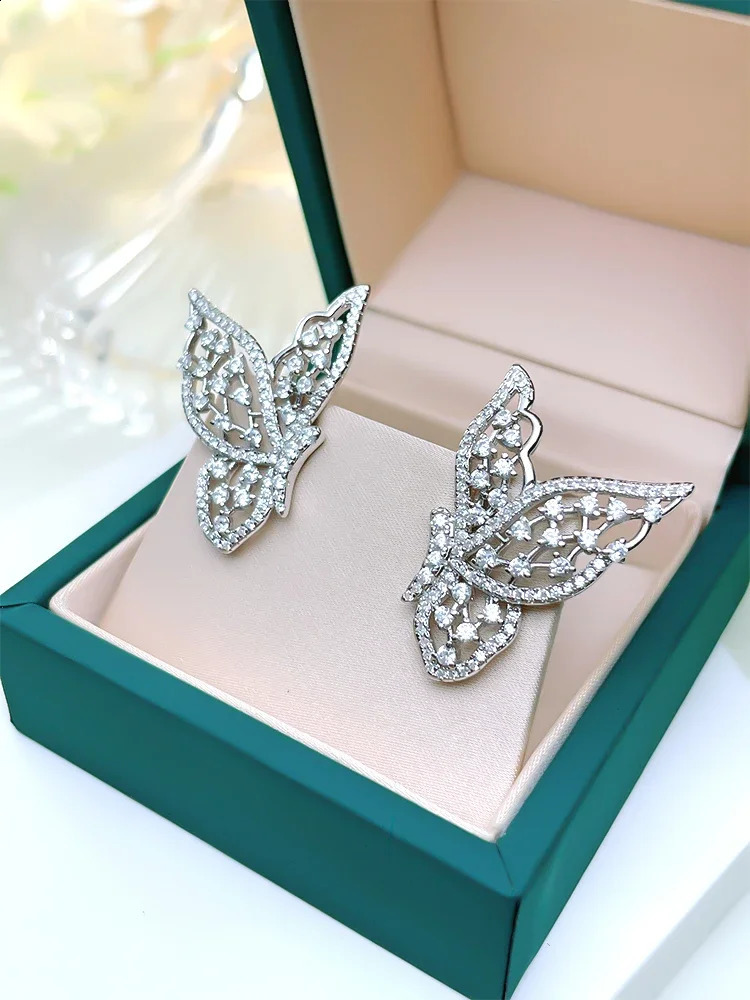 Desire Fashion Light Sweet Butterfly Wings Pure Silver Early Studies with High Carbon Diamonds Womens Unique 250409