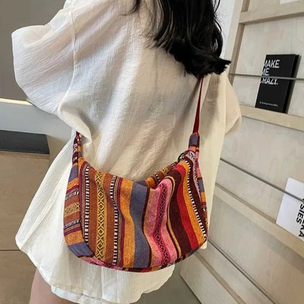 Fashion Tribal Style Shoulder Bag Striped Pattern Large Capacity Crossbody Bag Zipper Closure Canvas Messenger bag WomenT2511112