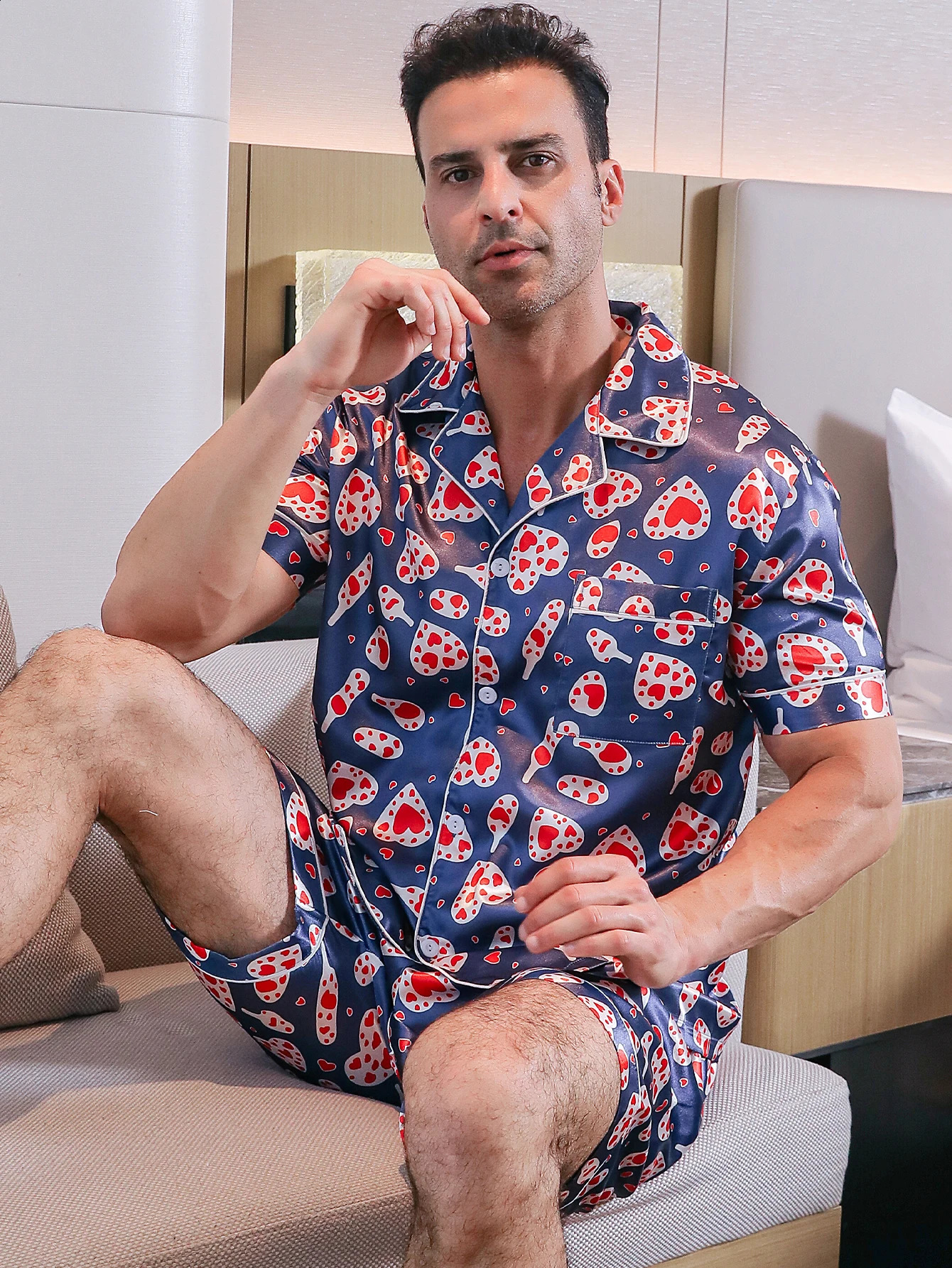 Two piece set of mens pajamas summer short sleeved pajamas heart-shaped printed home clothing pajamas set 250411