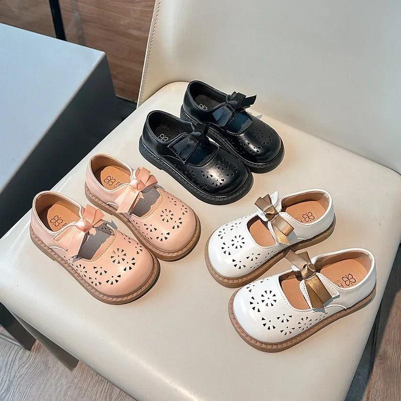 Girls shoes spring and summer items baby PU leather shoes childrens hollow bow childrens breathable princess apartment Loafer 250411