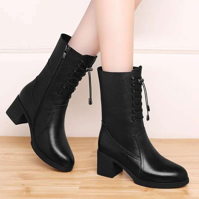2025 New Women's Lace up Leather Shoes with Middle Heel, Designed by Women's Fashion Boots, Brown Round Head Lace, Novel and High Quality