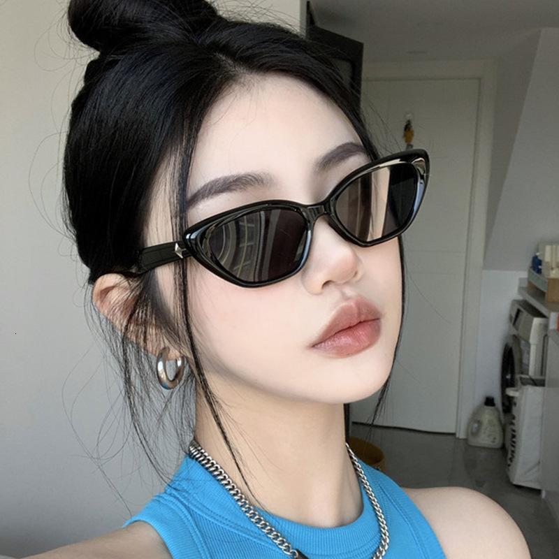 2024 new cat eye sunglasses with high-end feel, small frame star sunglasses, women's personalized street photography glasses, UV resistant