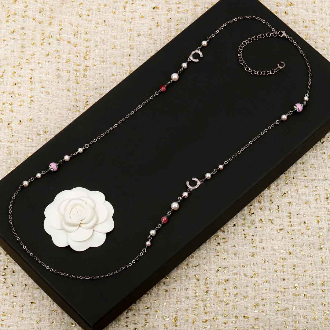 2026 Luxury quality charm long chain pendant necklace with white shell beads in 18k gold plated have stamp red color PS6033B