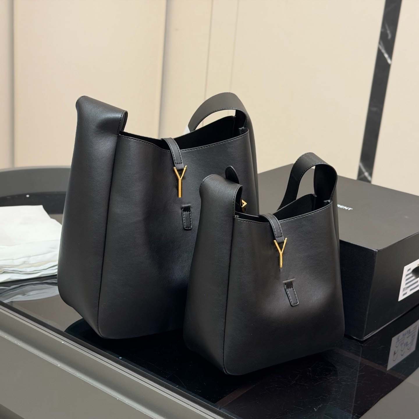 Designer bag totebag crossbody bag luxury bag handbag designer classic printed logo handbag suede premium feel large capacity commuting shoulder bag