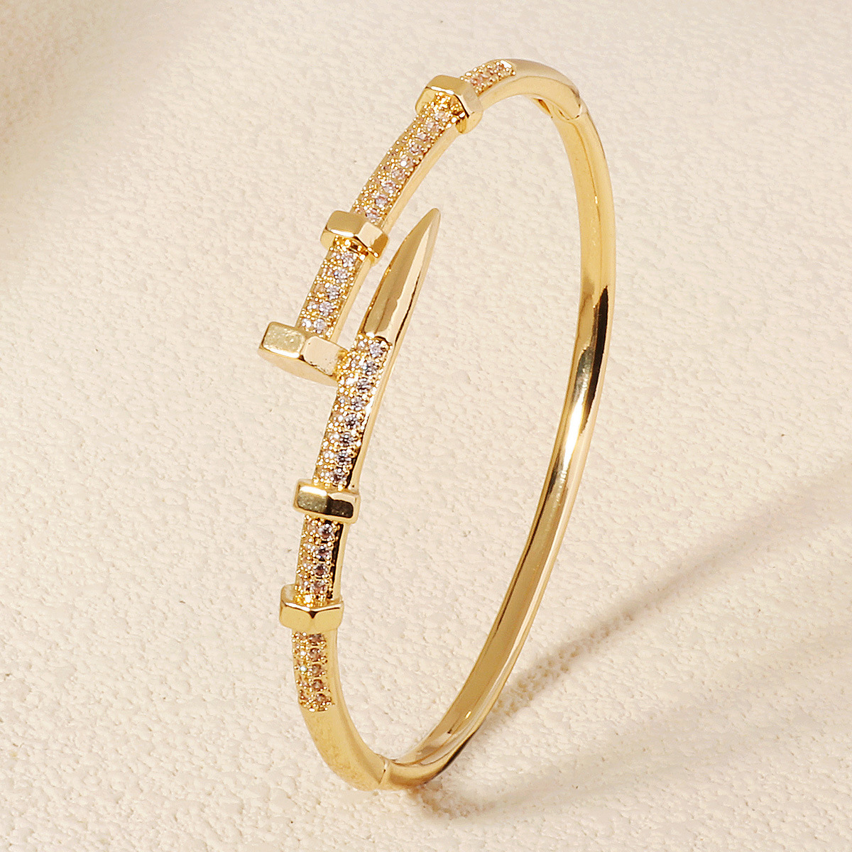 Classic Woman's Nail Shaped Open Bracelet Luxurious Gold Color Sparking Zircon Bracelet For Fashion - forward Events Designer Bangles for women D