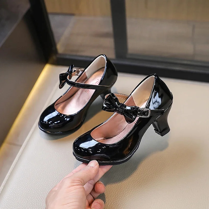 Girl Bow Patent Leather High Heels Princess Shoes Black Lolita Shoes Childrens Party Dress Shoes Autumn Spring 6-14Y Princess Shoes 250411
