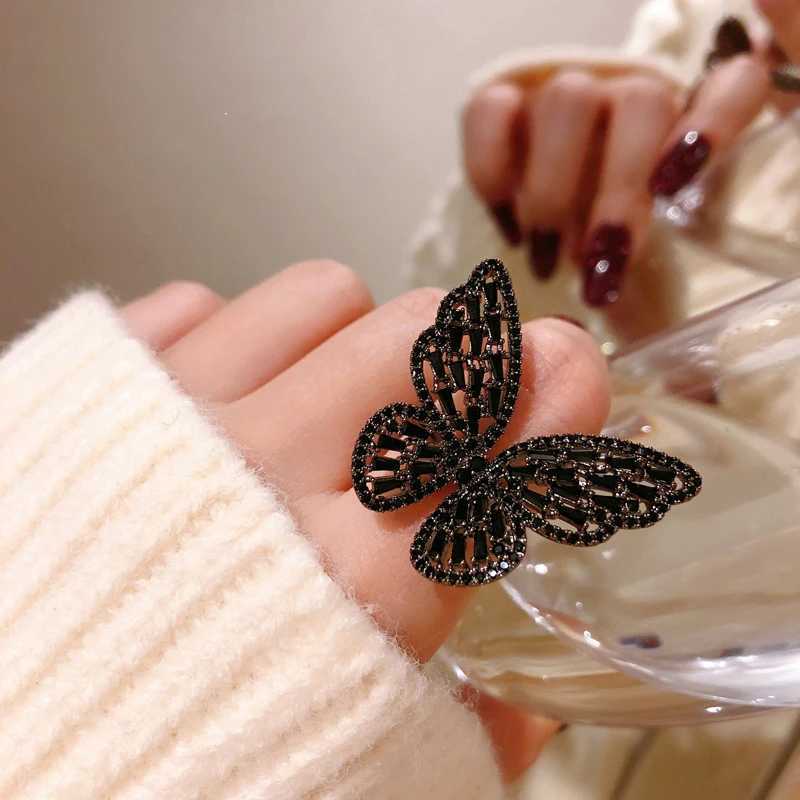 Mysterious and Sexy Black Crystal Butterfly Ring Korean Fashion Jewelry Party Gothic Girl Exaggerated Collections for Woman GiftsXJ250412