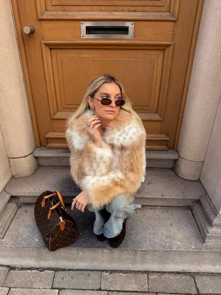 Women Deer Pattern Faux Fur Coat Fashion Lapel Zipper Long-sleeved Loose Short Outerwears Lady Winter Warm Commute Street Coats 251111 - view 3