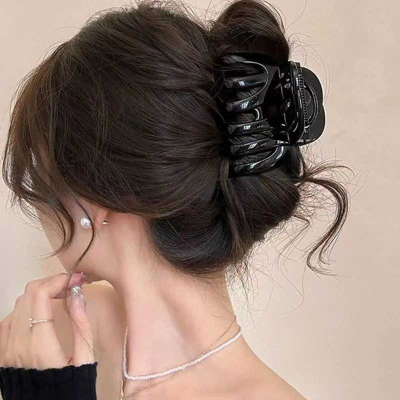 Large Hollow Out Hair Claw Clips Crab Clamps Women Girls Ponytail Big PC Plastic Hair Barrettes Hairpin Hair Accessories Fashion Y2504012