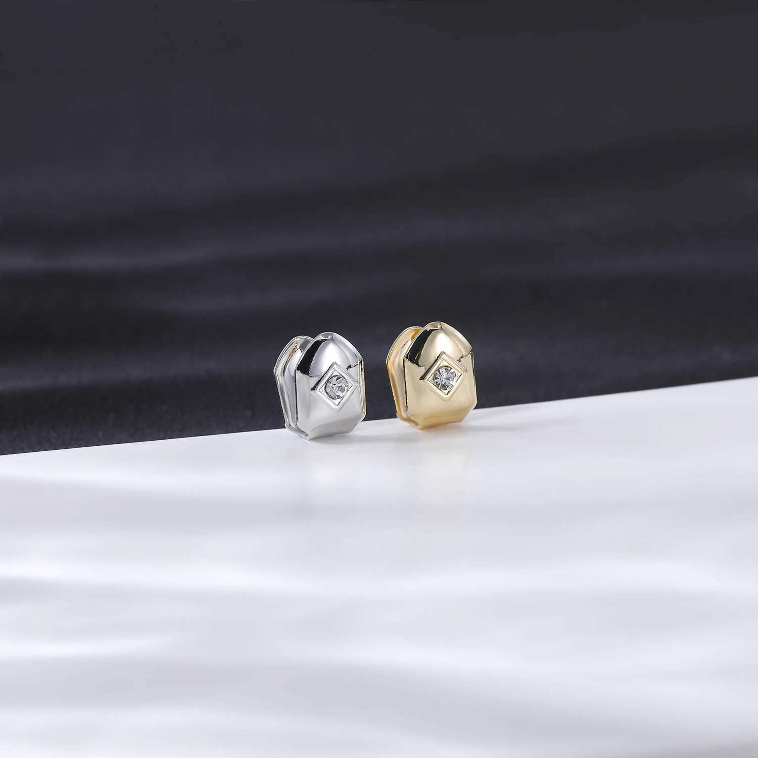 ZS hip-hop rapper dental Grilz 18K gold-plated cross Grilz zircon dental clip jewelry high polished dental cap top and bottom W250412