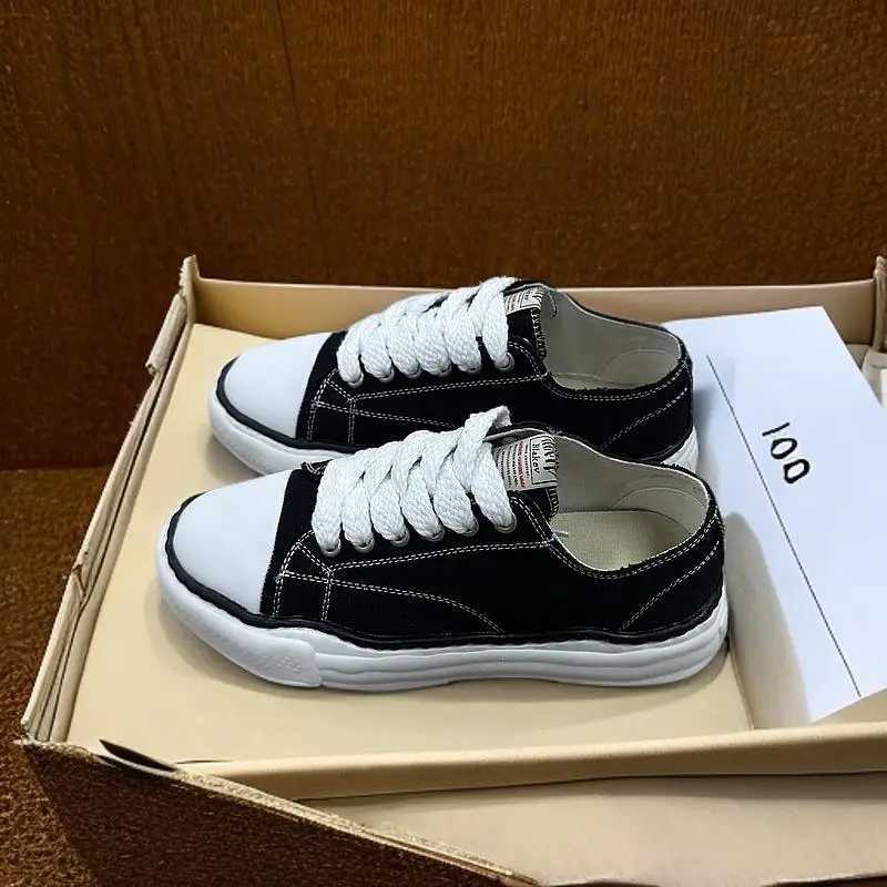 Retro slimming running shoes mesh shoes sneakers versatile and breathable casual sneakersC250411
