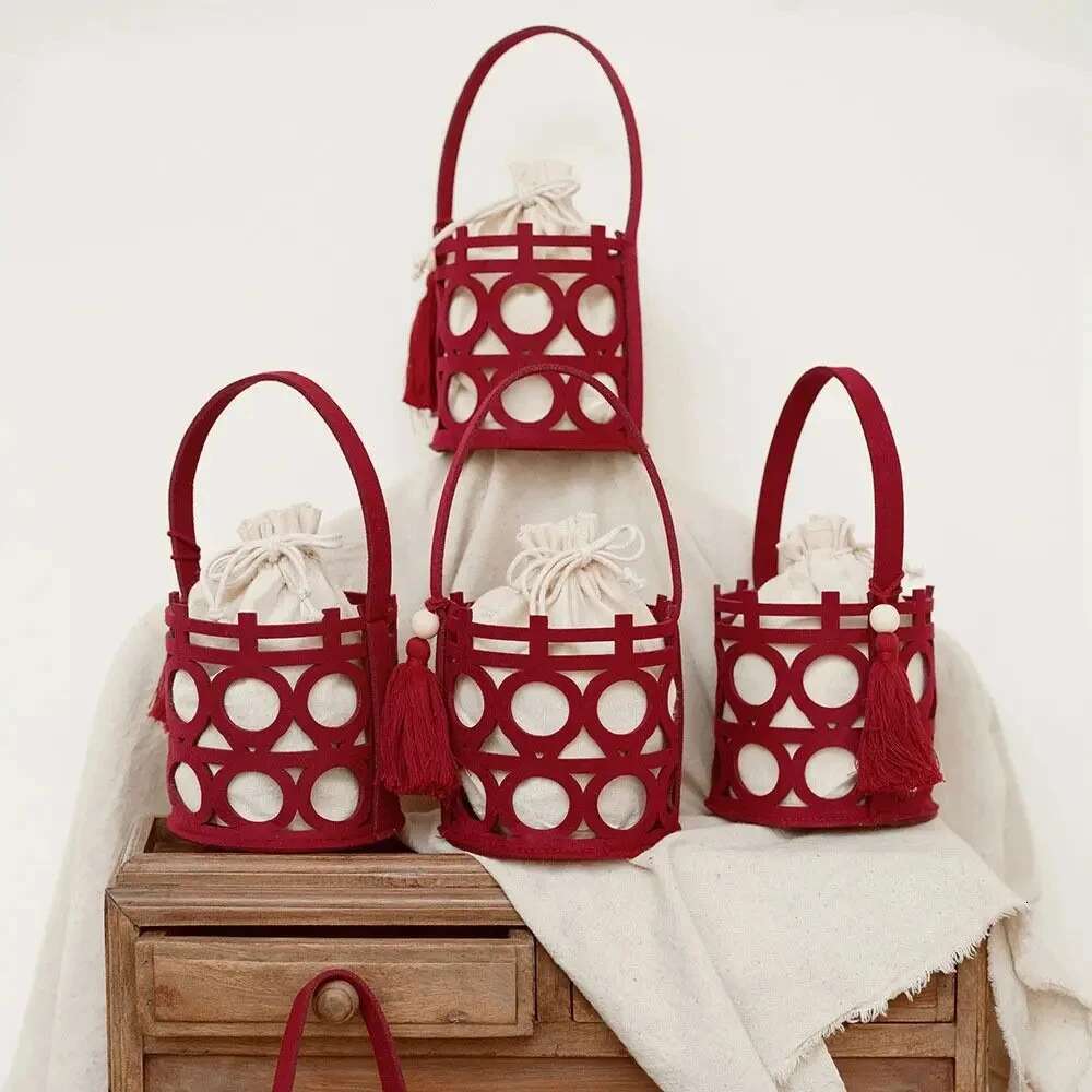 Hollow Portable Wedding Handbag Bride and Groom Organizer Party Supplies Package Candy Wedding-favor Gift Handle Bag