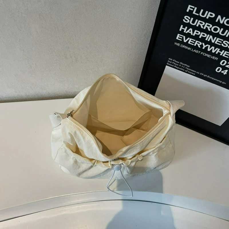 Large Capacity Crossbody Bag for Women 2025 New Summer Niche Single Shoulder Nylon Bag Korean Version Pleated Class Tote BagT2511112