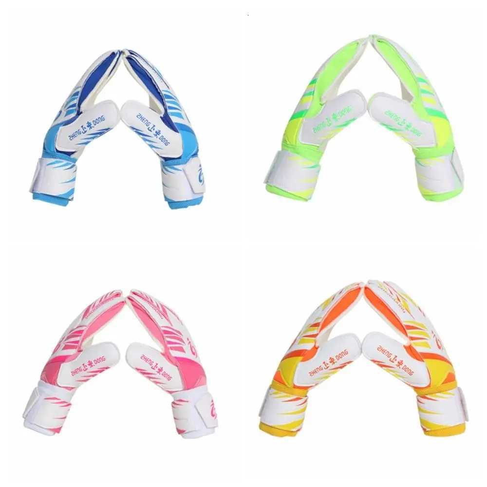 1 Pair of Wear-resistant Football Gloves Excellent Thick Latex Goalkeeper Gloves Non-Slip Anti-slip Football Training GlovesW251112