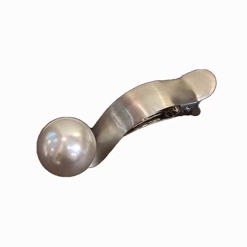Fashion metal pearl hair clip temperature duckbill handle clip hair clip styling tool female hair clip accessory bucket Y2504012