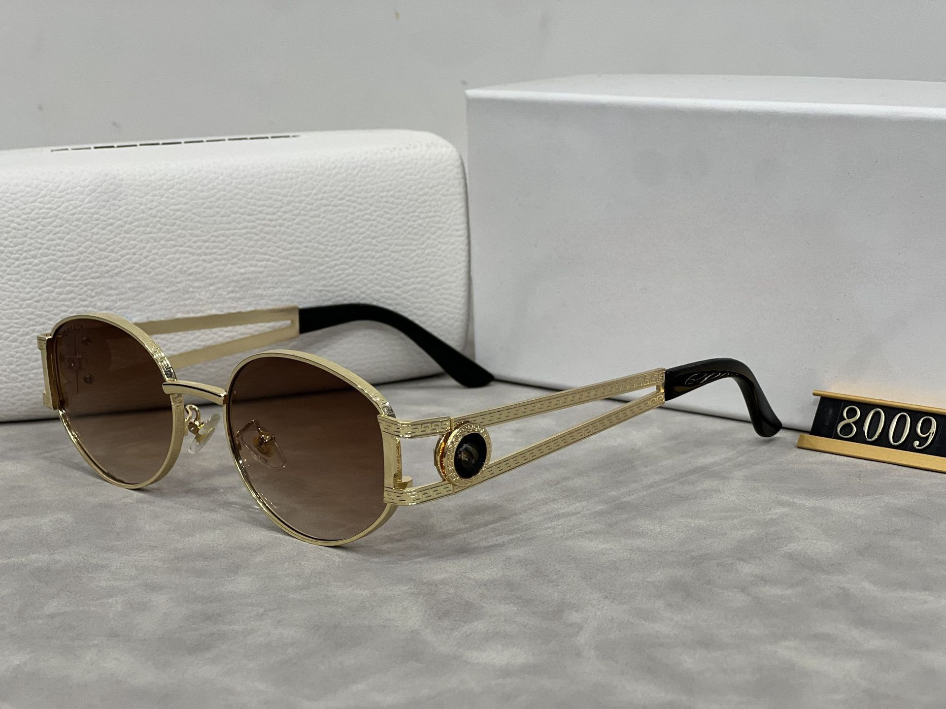 Hot Sunglasses Classic Eyeglasses Outdoor Beach Sun For Man Woman Monogram polarized UV400 protection Glasses With Box Mix 7 Z260306