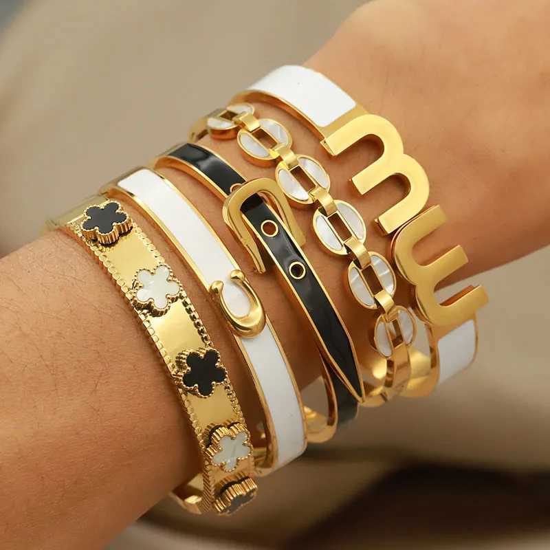 New Sight Stainless Steel Metal Letter M Bangles for Women Fashion Brand Jewelry Unique Flower Bangles Party Accessories GiftsC250411