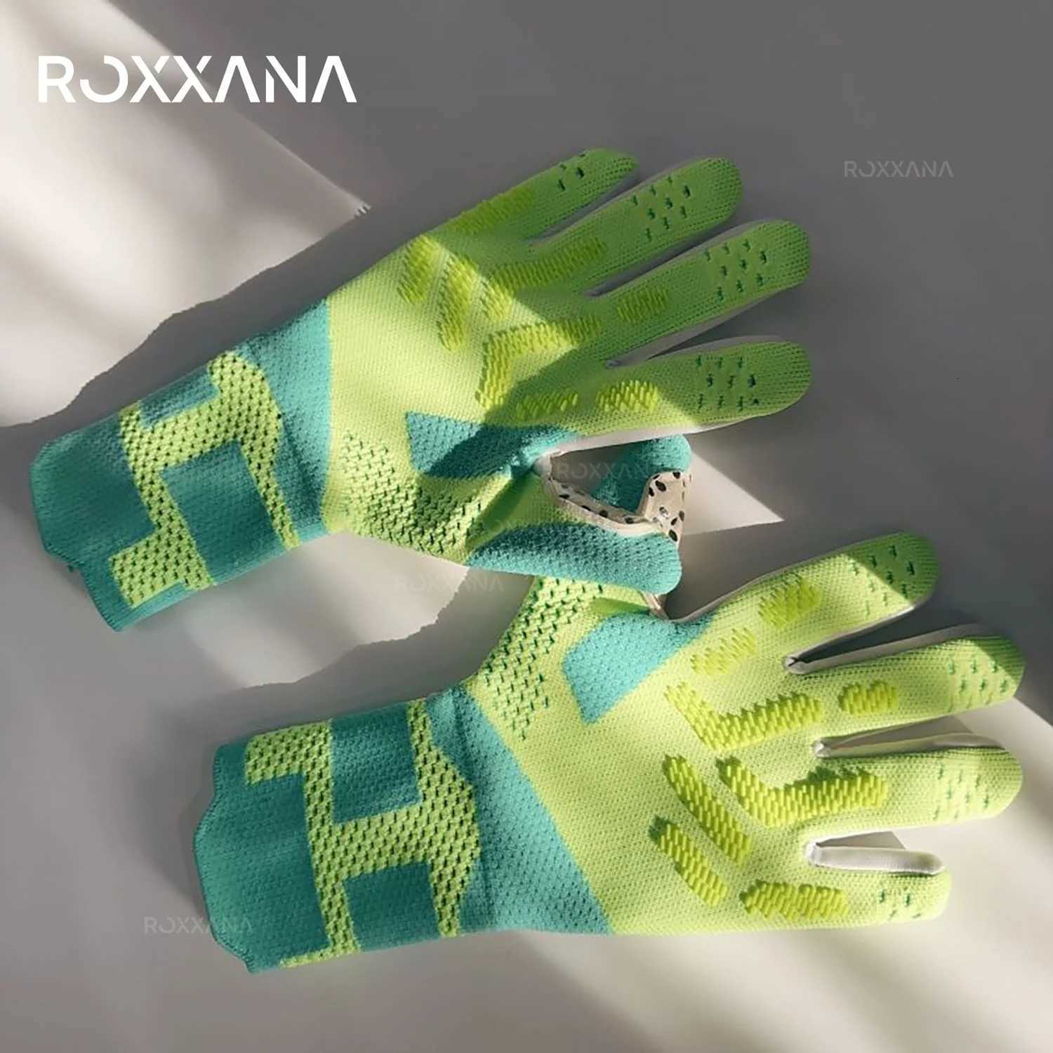 New Summer Breathable Football Goalkeeper Gloves Latex Anti-Slip And Wear-Resistant Football Match Training Special GlovesW251112