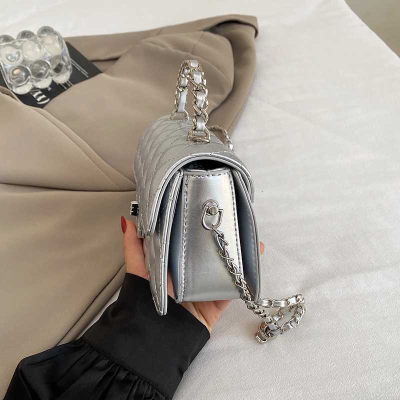 Womens Small Crossbody Bag Single Shoulder Handbag with Chain Strap - Mini Purse for Casual Daily Evening UseW251111