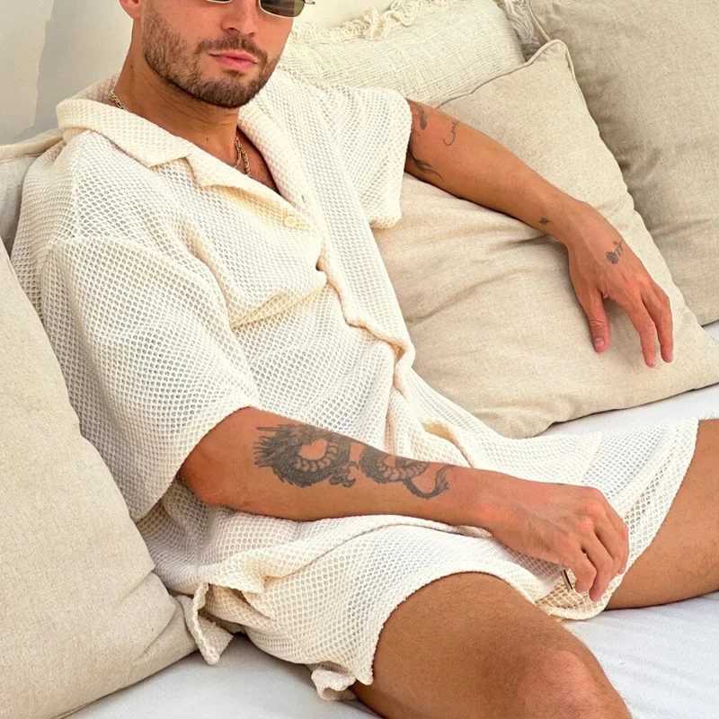 Beach style breathable knitted mens summer casual solid color short sleeved knitted shirt and short sleeved two-piece set mens clothingXJ250412