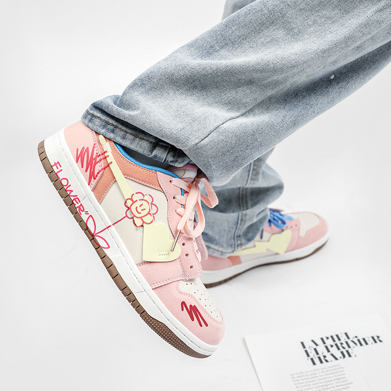 Instagrammable Graffiti-style Skate Shoes for Couples - Unique Sunflower Pattern Low-Top Sneakers, Gender-Neutral Streetwear