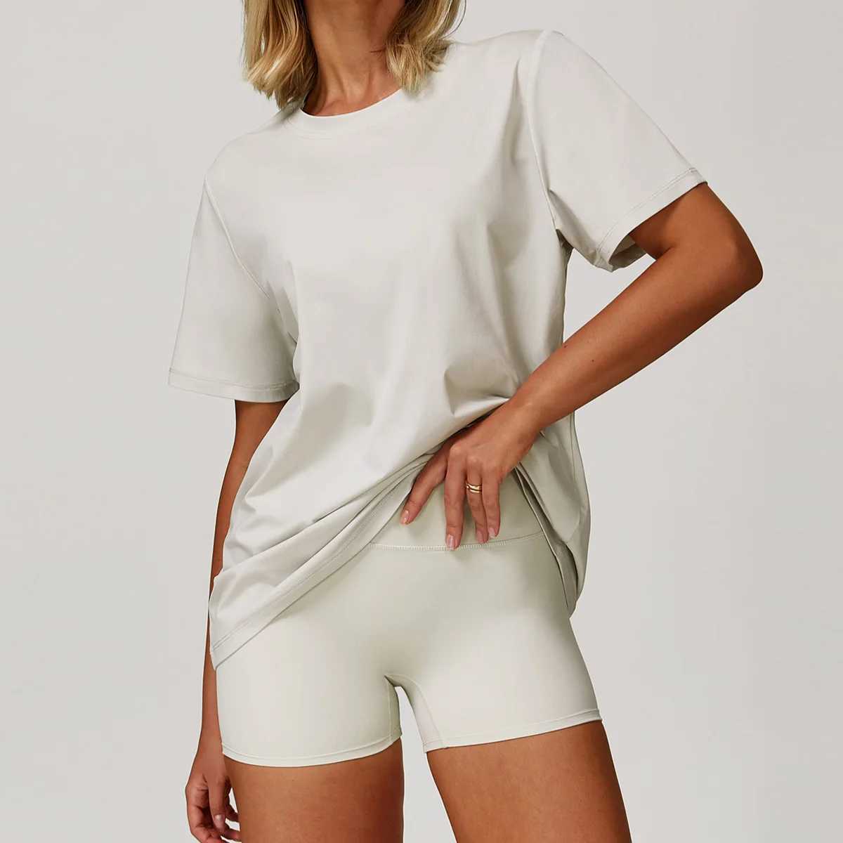 Yoga Suit 2PCS Sports Set Women Quick-Drying Gym Set Tracksuit Running Workout Short Sleeves T-shirt And Shorts Sports Clothing J251112