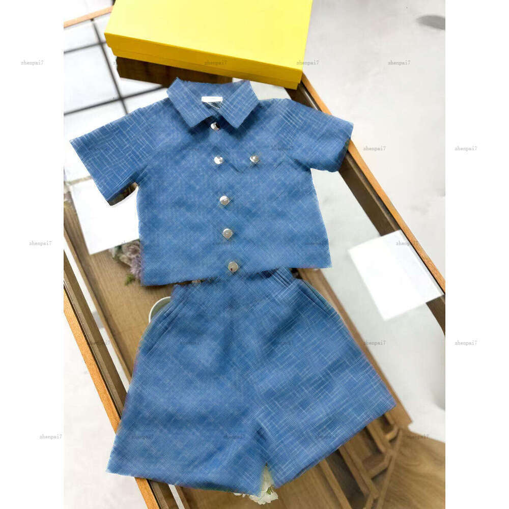 Top baby T-shirt set Silver buttons boys girls tracksuits kids designer clothes Short-sleeved jacket and Denim shorts A161X05N146