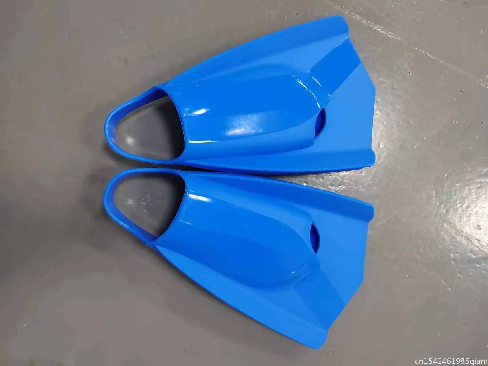New silicone swimming fins travel size flip cover short inflatable fins comfortable swimming pool swimming training finsY250412