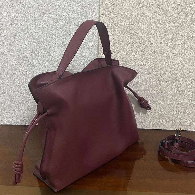 Ladies Bag Drawstring Design Gift Lucky Pouch Handbag Tote High Quality Soft Leather Shoulder Crossbody Purse Versatile Casual