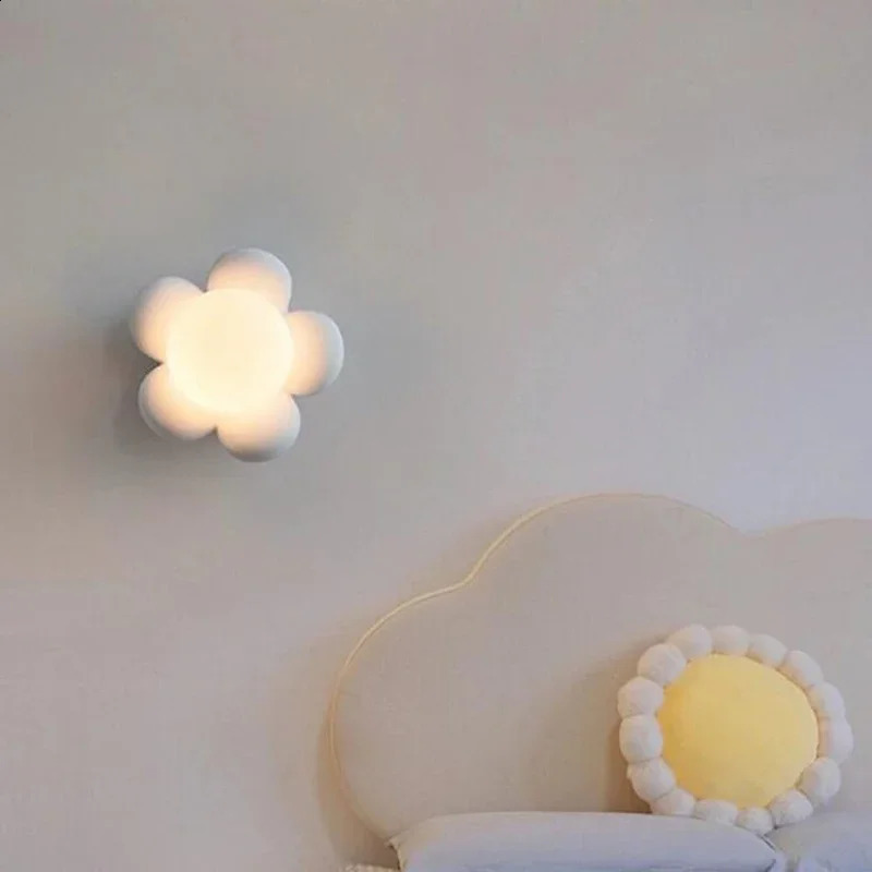 Rural style simple and warm floral wall lamp Nordic creative for childrens rooms study rooms bedrooms bedside lamps 250411