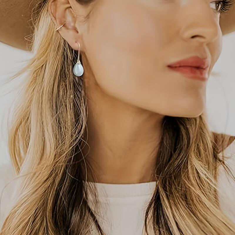 Elegant Gold-Tone Teardrop Earrings - 4g Ultra-Light, Must-Have Accessory for Every Outfit