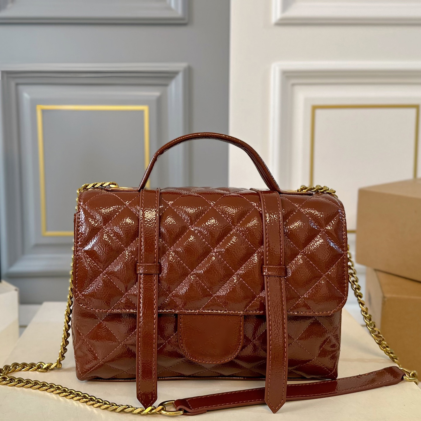 Designer Bag Fashion Ladies Classic Sheepskin leather Bag Handbag Tote bag High Quality Diamond grid Vintage Metal Tote Gold chain crossbody Bag 26X20cm