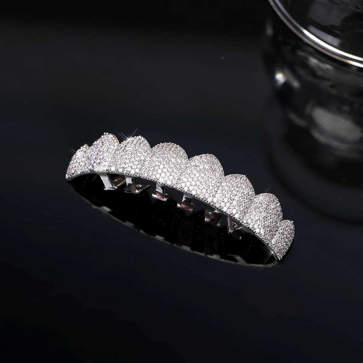 Hip Hop Teen Grills Big Golden Teen Halloween Party Grilz Trendy Rapper Jewelry Fun Nightclub Accessories Fashion Jewelry W250412
