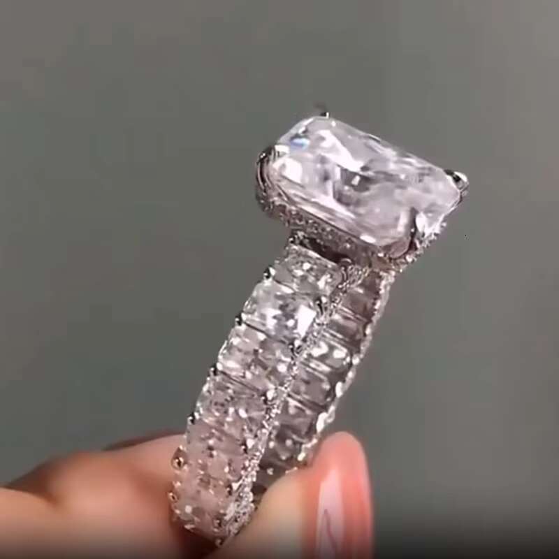Luxury Fine Jewelry Super White Wedding Engagement Band GRA VVS Baguette Diamond Full Band Iced Out Moissanite Ring