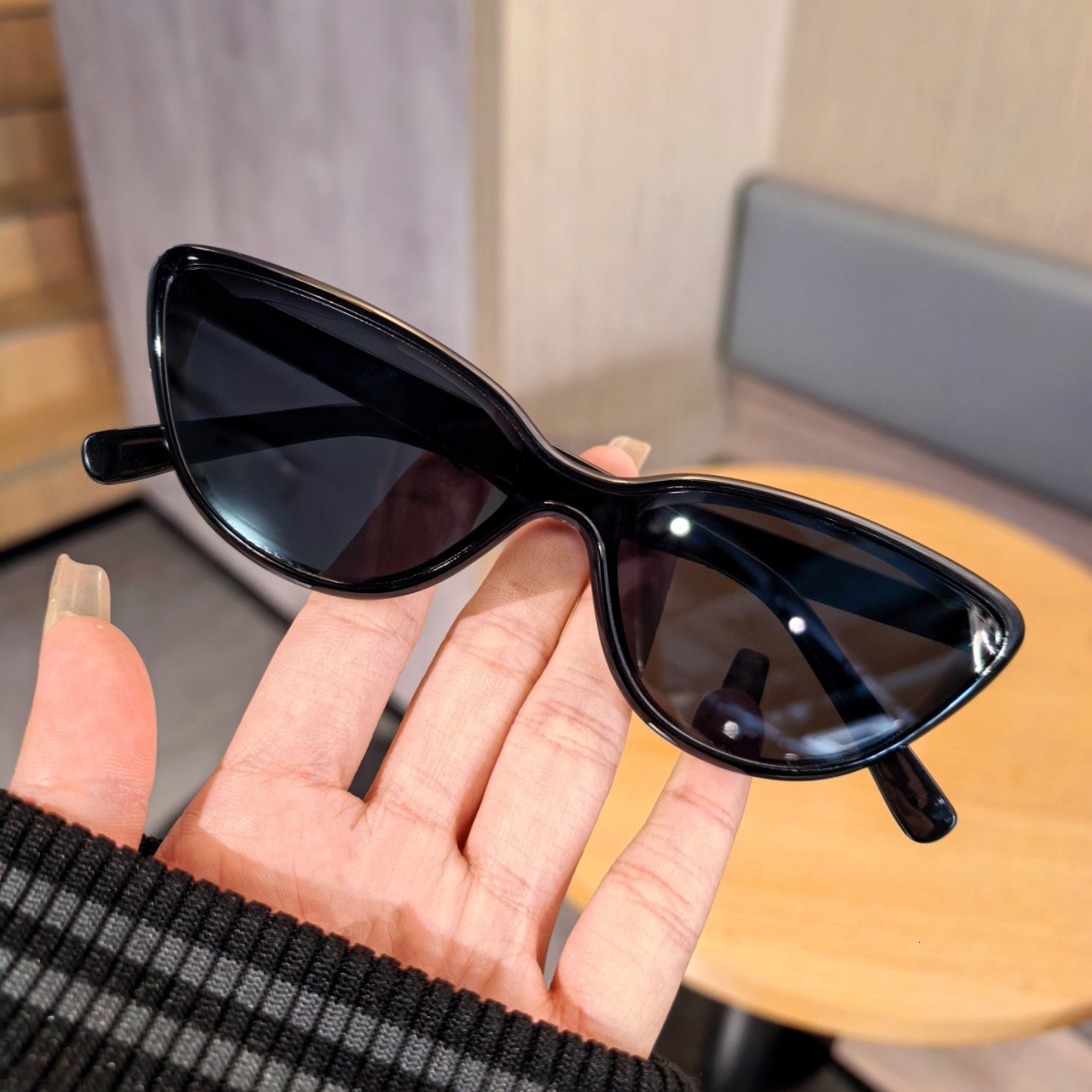 Frame Trendy Men's and Women's Street Photography New Fashion 2025 Glasses Cat Eye Sunglasses