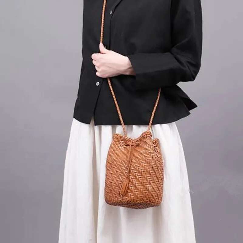 Designer Woven Totes Women Genuine Leather Cowskin Knitting Shopping Basket Handbag Female Bucket Bag Wholesale 2025 New